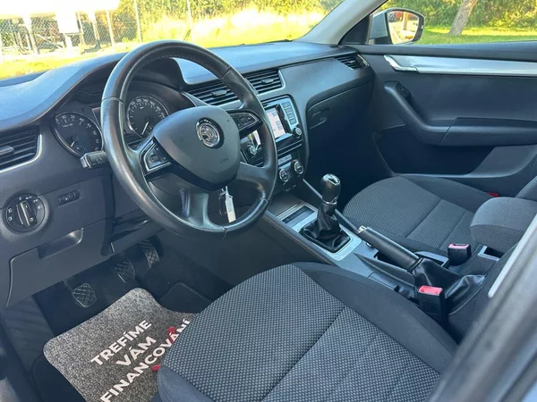 Škoda Octavia 1.6TDi NAVI,SERVISOVANÉ - foto 7