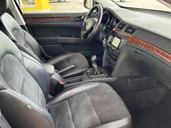 Škoda Superb 2.0TDi PRAVIDELNÝ SERVIS - foto 8