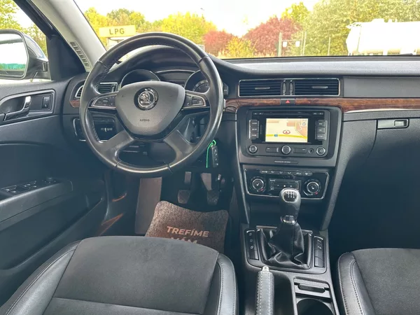Škoda Superb 2.0TDi PRAVIDELNÝ SERVIS - foto 9