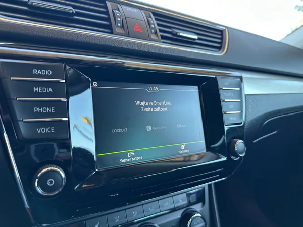 Škoda Superb 1.6TDi KAMERA,SMARTLINK, - foto 10