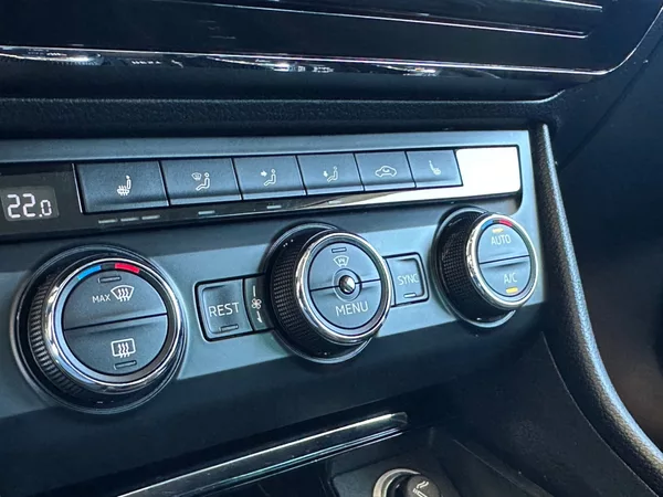 Škoda Superb 1.6TDi KAMERA,SMARTLINK, - foto 11