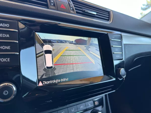 Škoda Superb 1.6TDi KAMERA,SMARTLINK, - foto 12