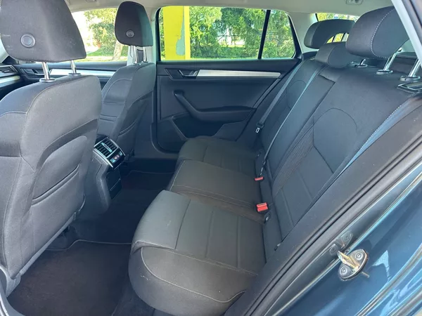 Škoda Superb 1.6TDi KAMERA,SMARTLINK, - foto 15
