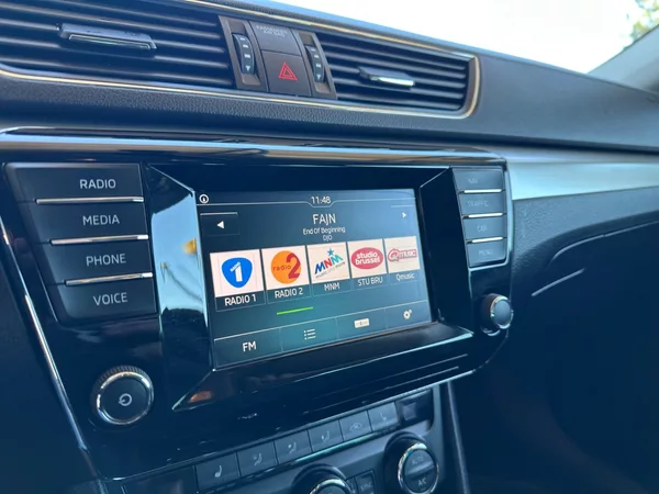 Škoda Superb 1.6TDi KAMERA,SMARTLINK, - foto 8