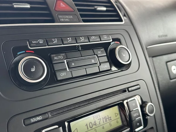 Volkswagen Touran 1.2TSi NOVÉ ROZVODY,PĚKNÝ STAV - foto 12