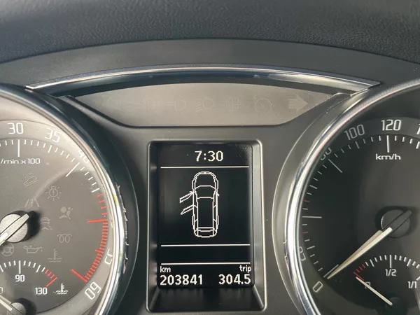 Škoda Superb 2.0TDi NAVI, XENON,KŮŽE,100%KM - foto 10