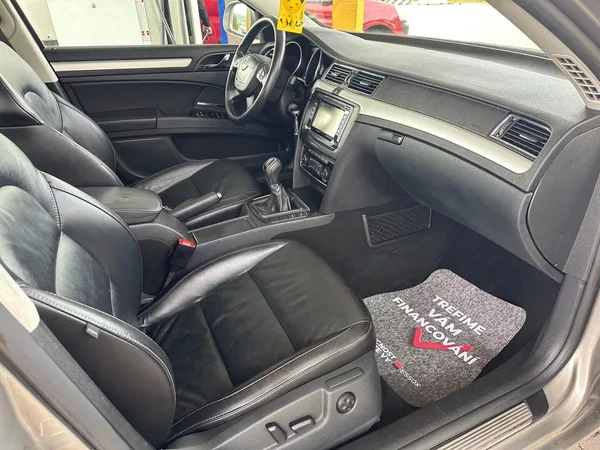 Škoda Superb 2.0TDi NAVI, XENON,KŮŽE,100%KM - foto 8