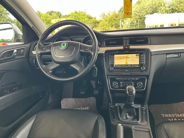 Škoda Superb 2.0TDi NAVI, XENON,KŮŽE,100%KM - foto 9