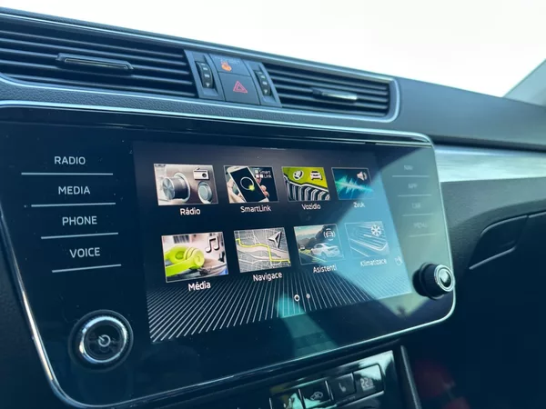Škoda Superb 2.0TDi VIRTUAL,KAMERA,1.MAJ. - foto 14