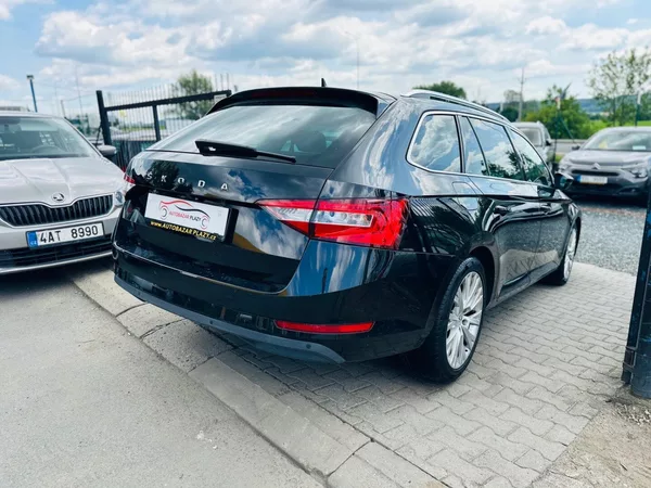 Škoda Superb 2.0TDi VIRTUAL,KAMERA,1.MAJ. - foto 6