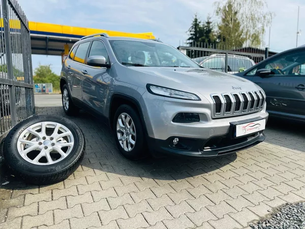 Jeep Cherokee 2.0D NAVI,VÝHŘEV SED, ČEŠTINA