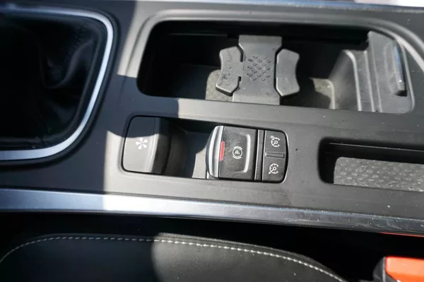 Renault Mégane 1,2 1,Majitel nové v ČR - foto 29