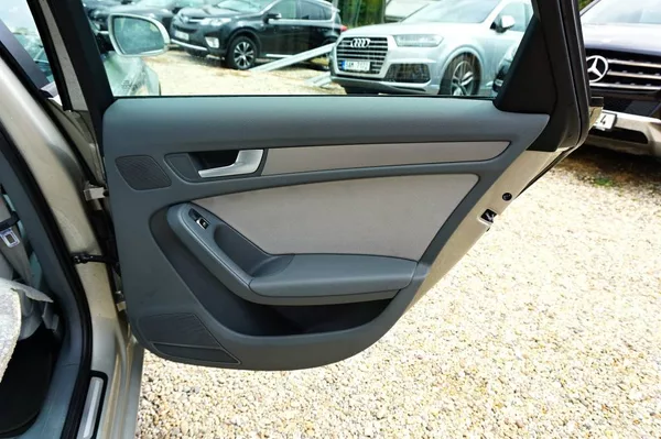 Audi A4 2,0 TDI 105 kW - foto 12