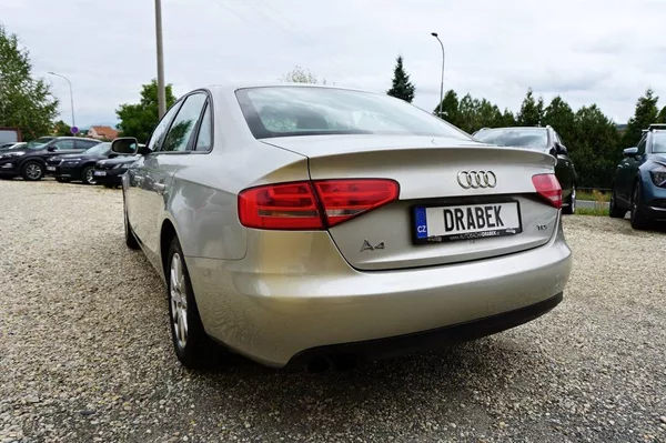 Audi A4 2,0 TDI 105 kW - foto 6