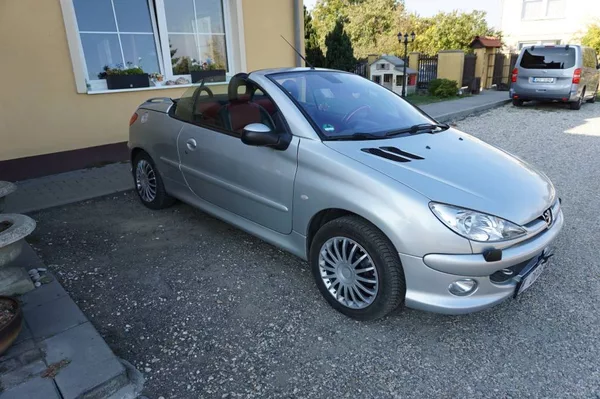 Peugeot 206 206 CC 1,6 - foto 2
