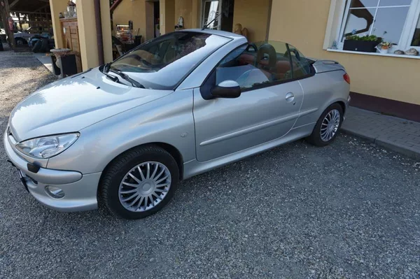 Peugeot 206 206 CC 1,6 - foto 3