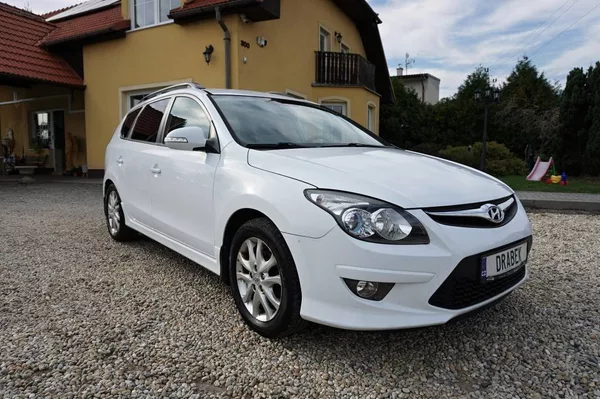 Hyundai i30 STYLE 1,6 CVVT 93 kW