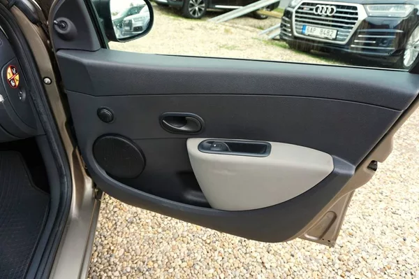 Renault Clio 1,2 16V 55 kW - foto 14