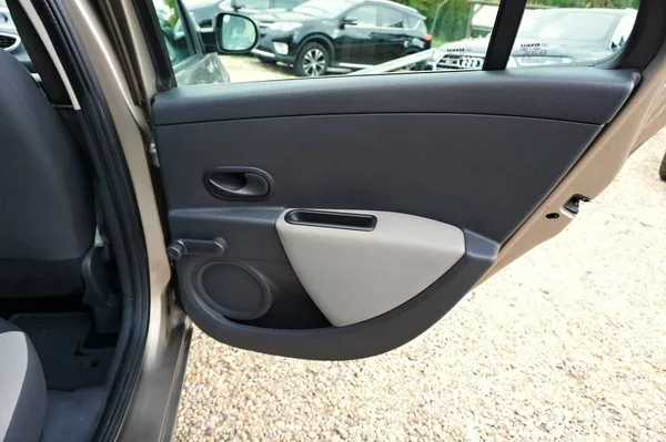 Renault Clio 1,2 16V 55 kW - foto 16