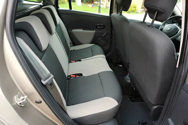Renault Clio 1,2 16V 55 kW - foto 17