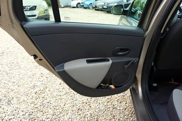 Renault Clio 1,2 16V 55 kW - foto 19