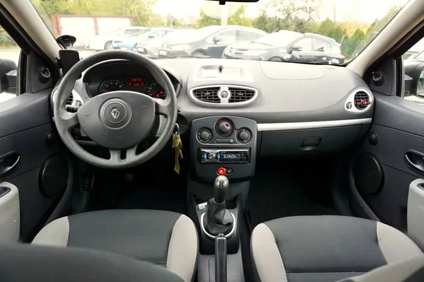 Renault Clio 1,2 16V 55 kW - foto 21