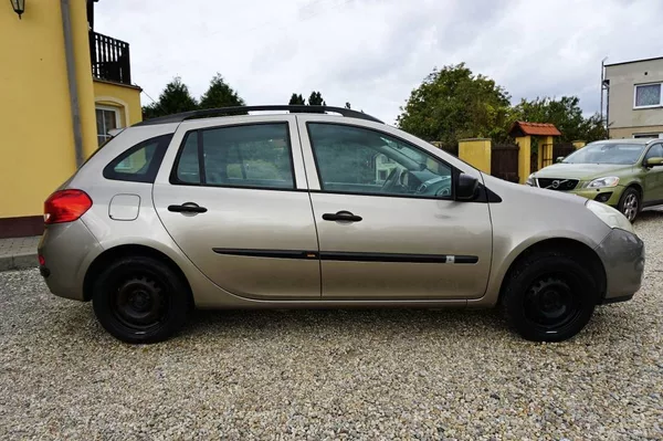 Renault Clio 1,2 16V 55 kW - foto 3