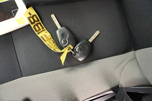Renault Clio 1,2 16V 55 kW - foto 30