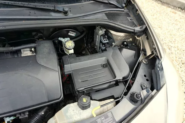 Renault Clio 1,2 16V 55 kW - foto 32