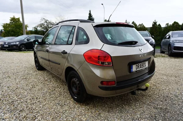 Renault Clio 1,2 16V 55 kW - foto 6