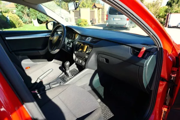 Škoda Octavia ACTIVE 1,6 TDI 66 kW - foto 15