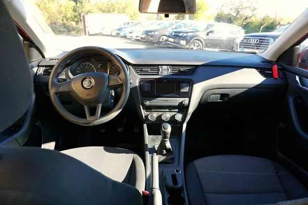 Škoda Octavia ACTIVE 1,6 TDI 66 kW - foto 21