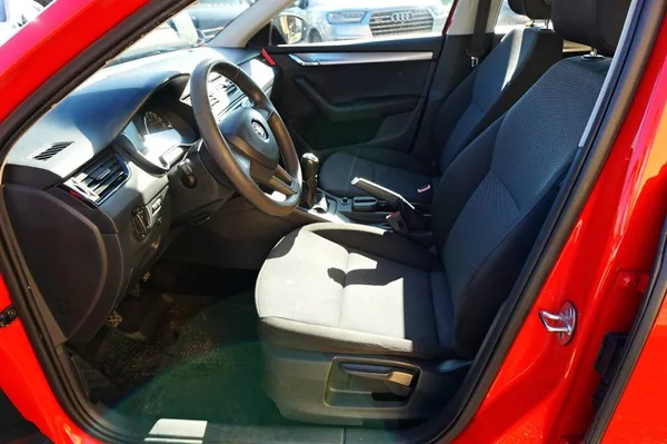 Škoda Octavia ACTIVE 1,6 TDI 66 kW - foto 24