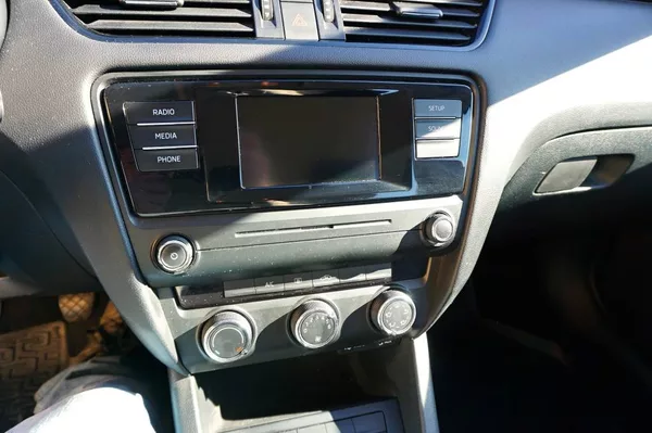 Škoda Octavia ACTIVE 1,6 TDI 66 kW - foto 30