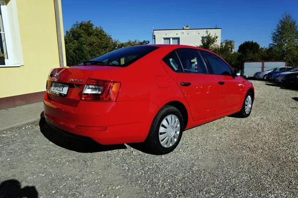Škoda Octavia ACTIVE 1,6 TDI 66 kW - foto 4