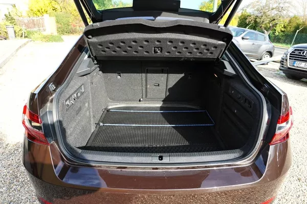 Škoda Superb STYLE PLUS 2,0 TDI 110 kW - foto 11