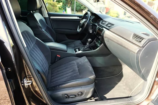 Škoda Superb STYLE PLUS 2,0 TDI 110 kW - foto 17