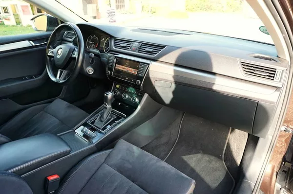 Škoda Superb STYLE PLUS 2,0 TDI 110 kW - foto 18