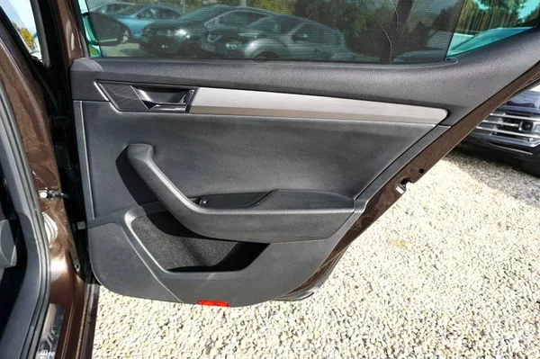 Škoda Superb STYLE PLUS 2,0 TDI 110 kW - foto 22