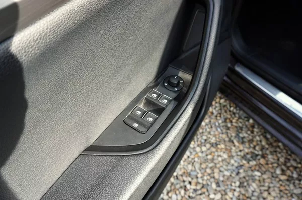 Škoda Superb STYLE PLUS 2,0 TDI 110 kW - foto 34