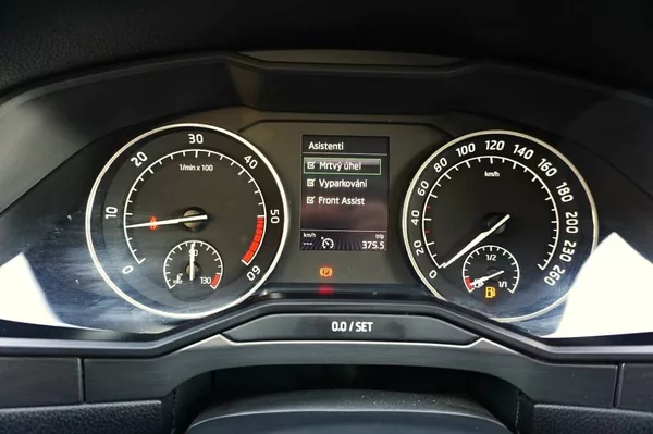 Škoda Superb STYLE PLUS 2,0 TDI 110 kW - foto 37