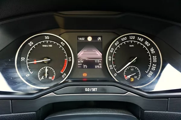 Škoda Superb STYLE PLUS 2,0 TDI 110 kW - foto 38