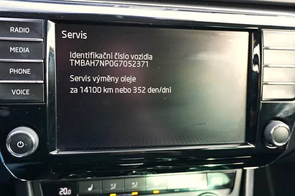 Škoda Superb STYLE PLUS 2,0 TDI 110 kW - foto 42