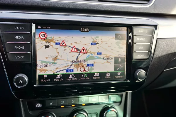 Škoda Superb STYLE PLUS 2,0 TDI 110 kW - foto 43