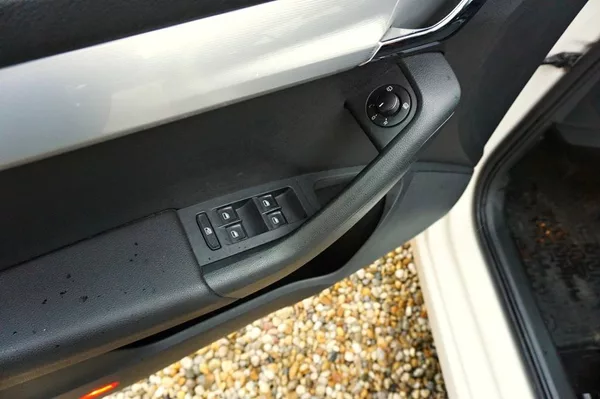 Škoda Octavia STYLE 2,0 TDI 110 kW - foto 24