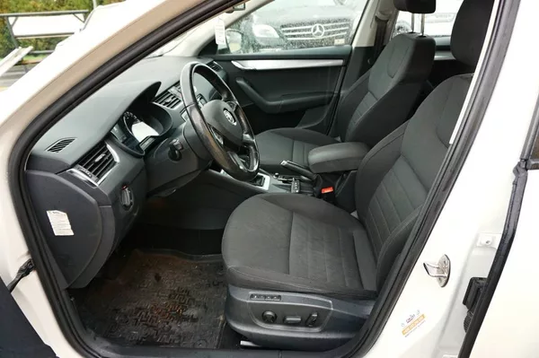 Škoda Octavia STYLE 2,0 TDI 110 kW - foto 25