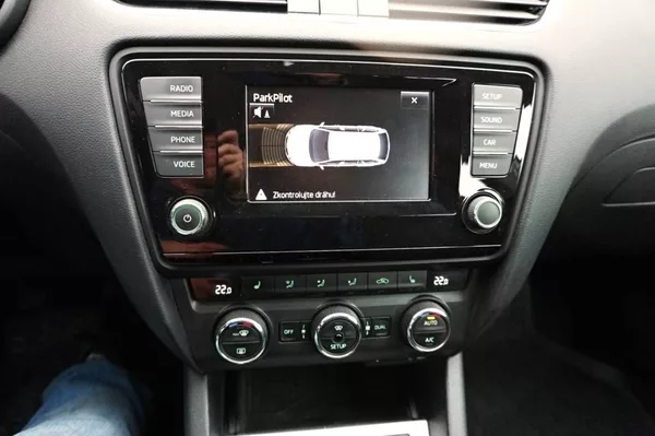 Škoda Octavia STYLE 2,0 TDI 110 kW - foto 28