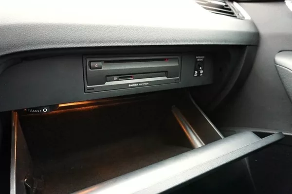 Škoda Octavia STYLE 2,0 TDI 110 kW - foto 31