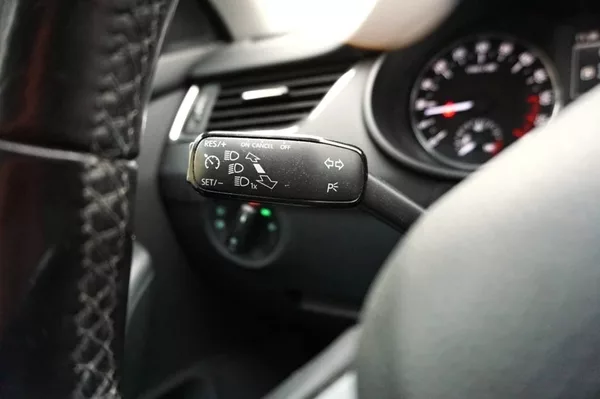 Škoda Octavia STYLE 2,0 TDI 110 kW - foto 40