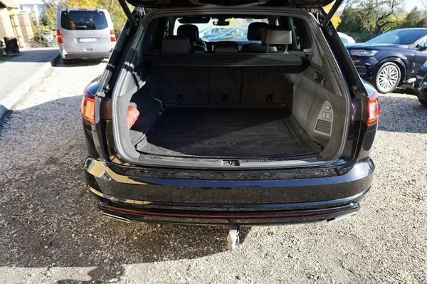 Volkswagen Touareg R-LINE 3,0 TDI V6 210 kW - foto 12